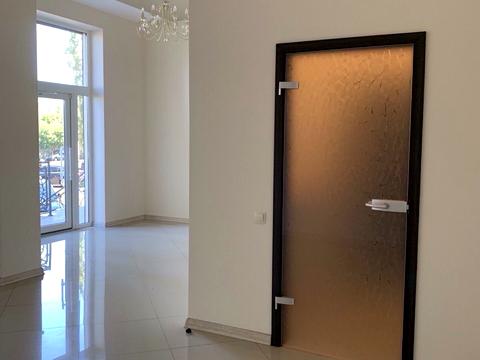 комерційна за адресою Небесної Сотні просп. (Маршала Жукова), 2