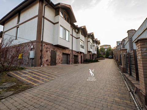 будинок за адресою Погребного вул.