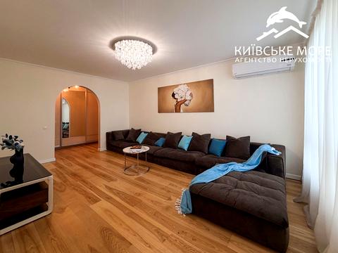 квартира за адресою Воскресенська вул., 18