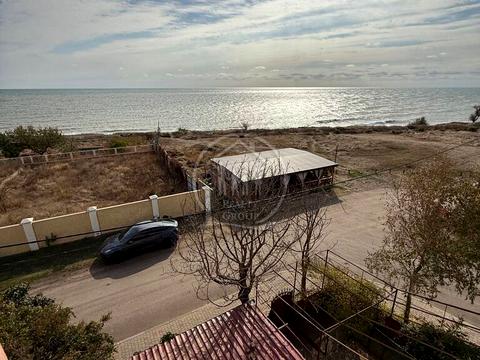 будинок за адресою Центральна вул., 1