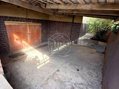 будинок за адресою Центральна вул., 1