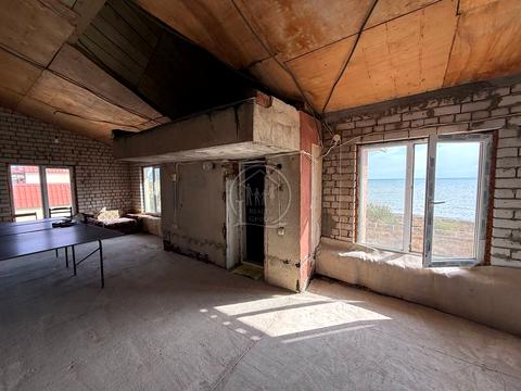 будинок за адресою Центральна вул., 1