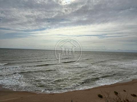 будинок за адресою Центральна вул., 1