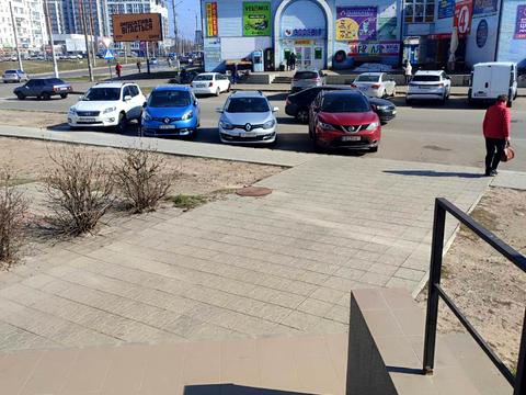 коммерческая по адресу Независимости ул., 12