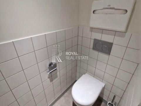 комерційна за адресою майдан Незалежності пл., 2