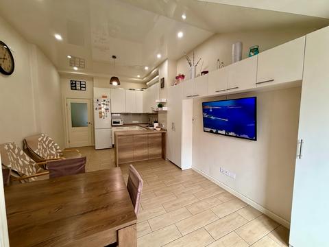 квартира за адресою Академіка Лебедєва вул., 1