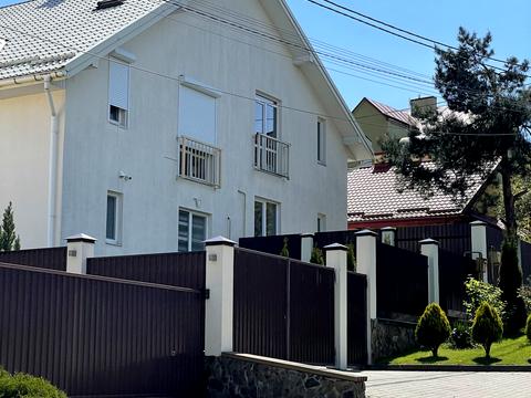 будинок за адресою Центральна