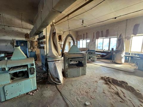 комерційна за адресою Шкільна вул., 1