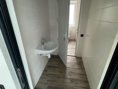 комерційна за адресою Промислова, 1