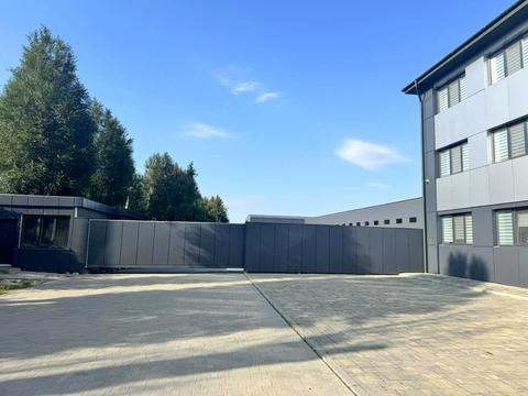 комерційна за адресою Промислова, 1