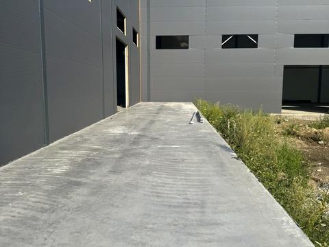 комерційна за адресою Промислова, 1