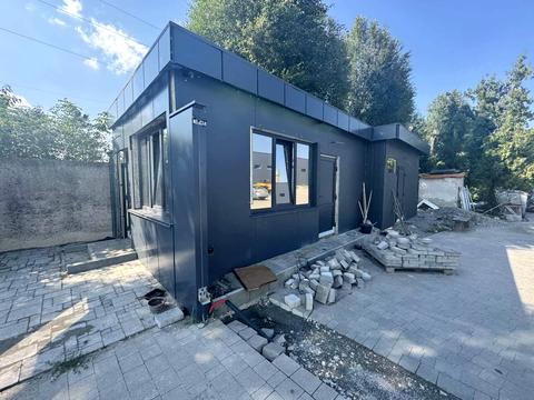 комерційна за адресою Промислова, 1