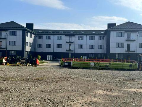 комерційна за адресою Промислова, 1