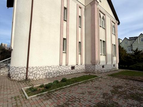 будинок за адресою Вишнева вул.