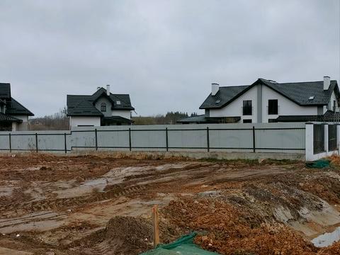 участок по адресу с. Борки, Золотого Лева