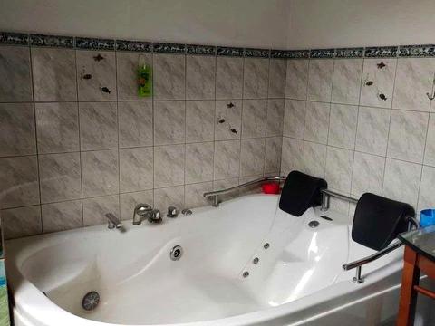 дом по адресу пгт. Слобожанское, Центральная ул., 21