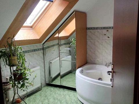 дом по адресу пгт. Слобожанское, Центральная ул., 21