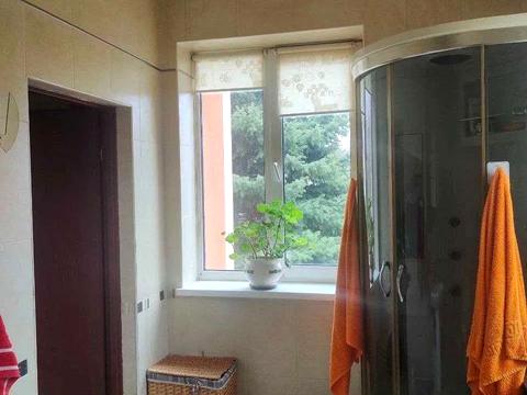 дом по адресу пгт. Слобожанское, Центральная ул., 21