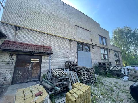 комерційна за адресою Рівненська вул., 76А