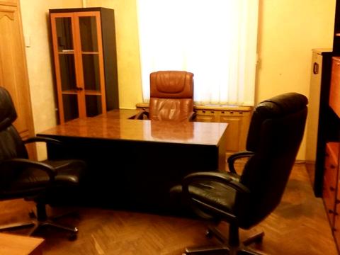 комерційна за адресою Дмитра Яворницького просп. (Карла Маркса), 115