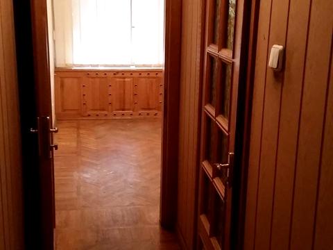 комерційна за адресою Дмитра Яворницького просп. (Карла Маркса), 115