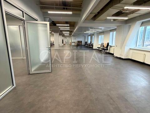 комерційна за адресою Дегтярівська вул., 12/7