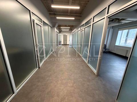 комерційна за адресою Дегтярівська вул., 12/7