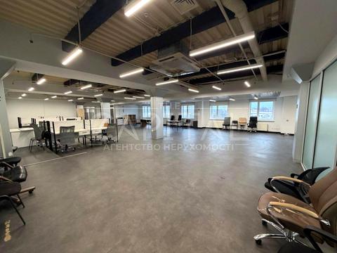 комерційна за адресою Дегтярівська вул., 12/7