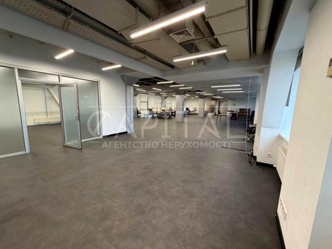 комерційна за адресою Дегтярівська вул., 12/7