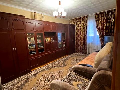 квартира за адресою Анни Ахматової вул., 25