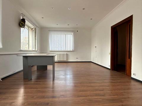 комерційна за адресою Уманська вул., 25