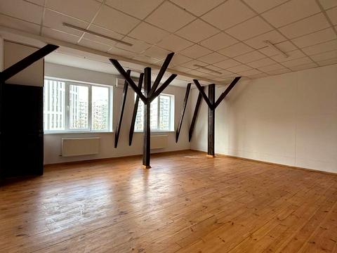 комерційна за адресою Уманська вул., 25