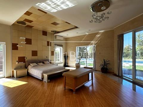 будинок за адресою Вишнева вул.