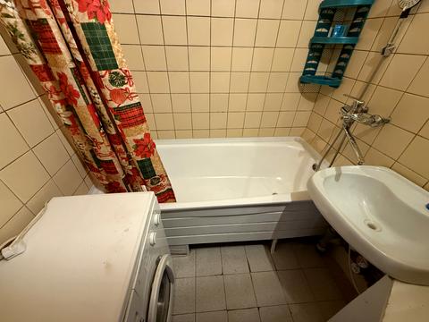 квартира за адресою Ревуцького вул., 19/1