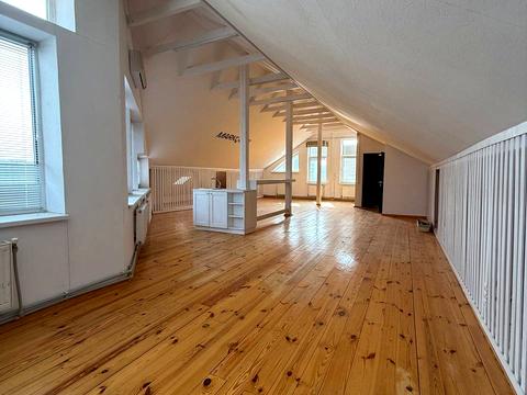 комерційна за адресою Уманська вул., 25