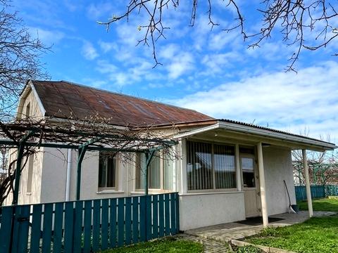 будинок за адресою с. Озера, Квітнева