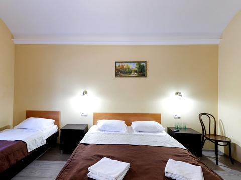 комерційна за адресою Богдана Хмельницького вул., 21