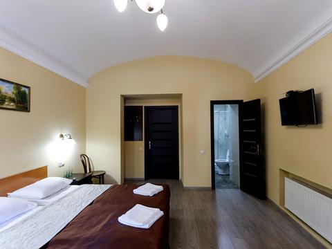 комерційна за адресою Богдана Хмельницького вул., 21