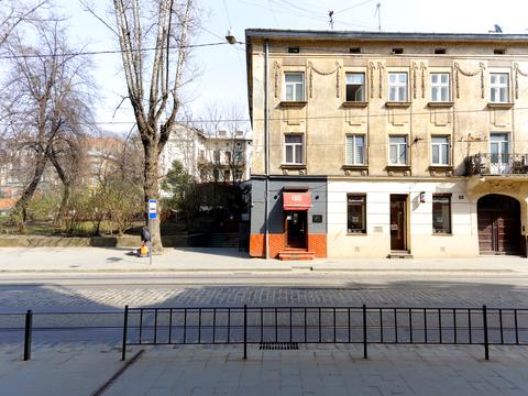 комерційна за адресою Богдана Хмельницького вул., 21