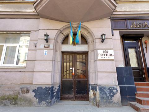 комерційна за адресою Богдана Хмельницького вул., 21