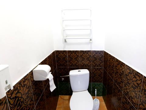 комерційна за адресою Богдана Хмельницького вул., 21