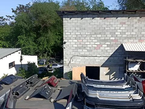 комерційна за адресою Саксаганського вул., 58