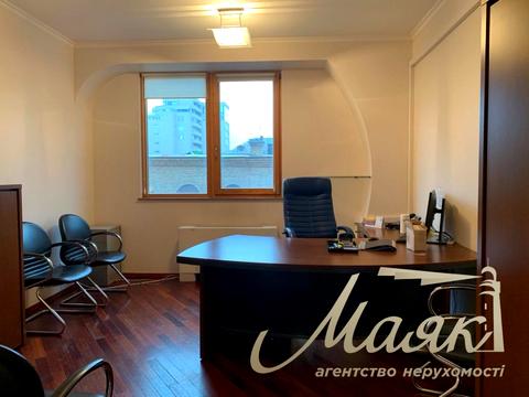 комерційна за адресою Велика Васильківська вул. (Червоноармійська), 64