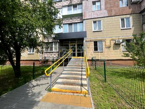 комерційна за адресою Ревуцького вул., 35