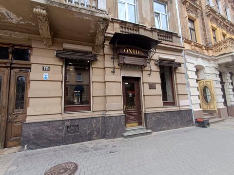 комерційна за адресою Михайла Грушевського вул., 15