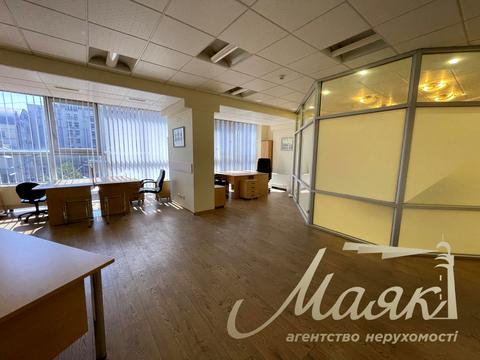 комерційна за адресою Велика Васильківська вул. (Червоноармійська), 64