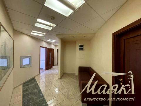 комерційна за адресою Велика Васильківська вул. (Червоноармійська), 64