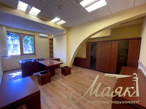 комерційна за адресою Велика Васильківська вул. (Червоноармійська), 64