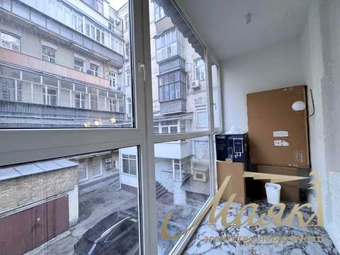 комерційна за адресою Київ, Володимирська вул., 92