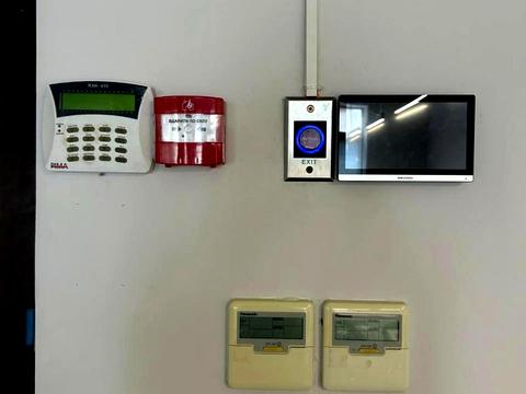комерційна за адресою Лесі Українки бульв., 7-Б